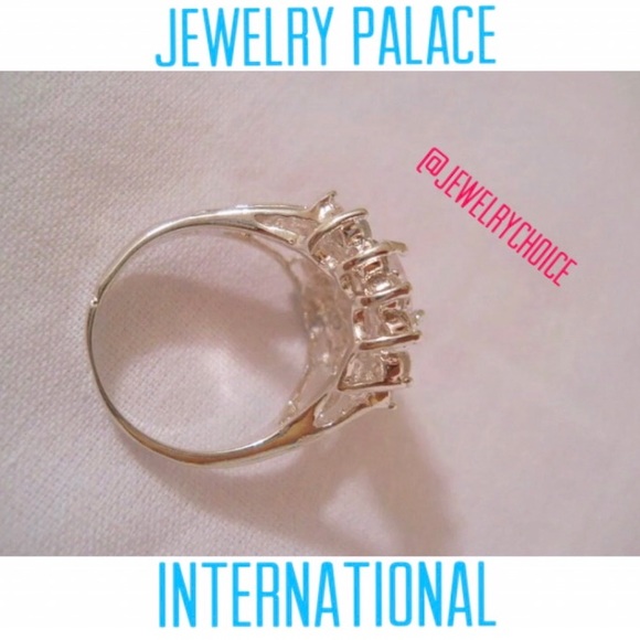 925 Stamped Silver Heart Shape Cubic Zirconia Ring - Picture 10 of 12